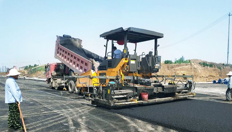 Pavimentadora de Asfalto GYA9000